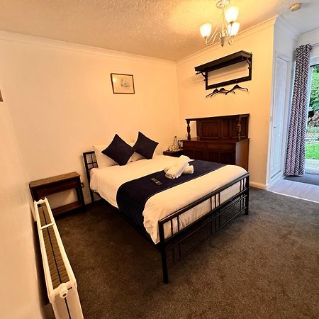 High Trees Guest House Gatwick Horley Dış mekan fotoğraf