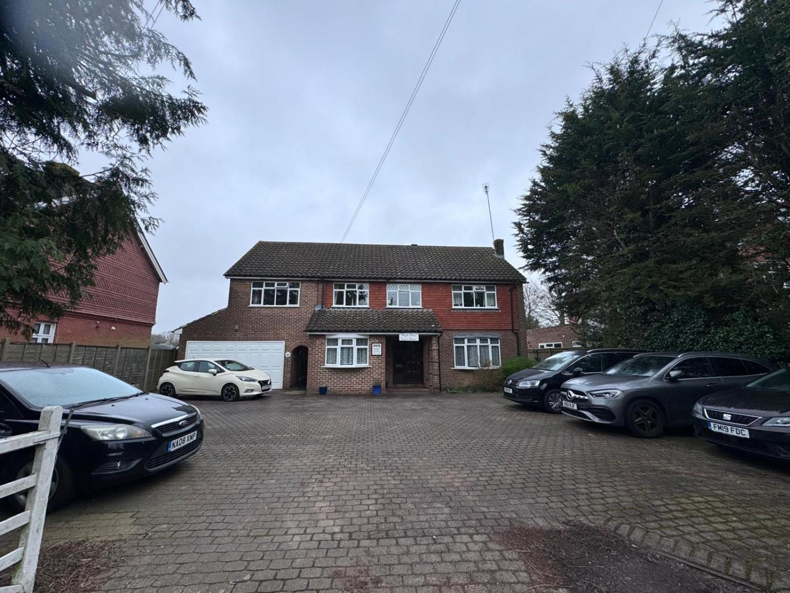 High Trees Guest House Gatwick Horley Dış mekan fotoğraf