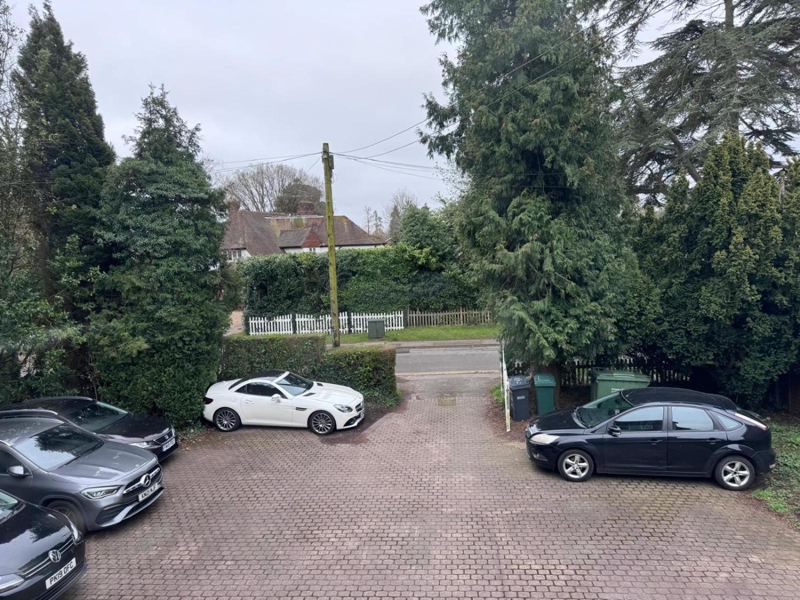 High Trees Guest House Gatwick Horley Dış mekan fotoğraf