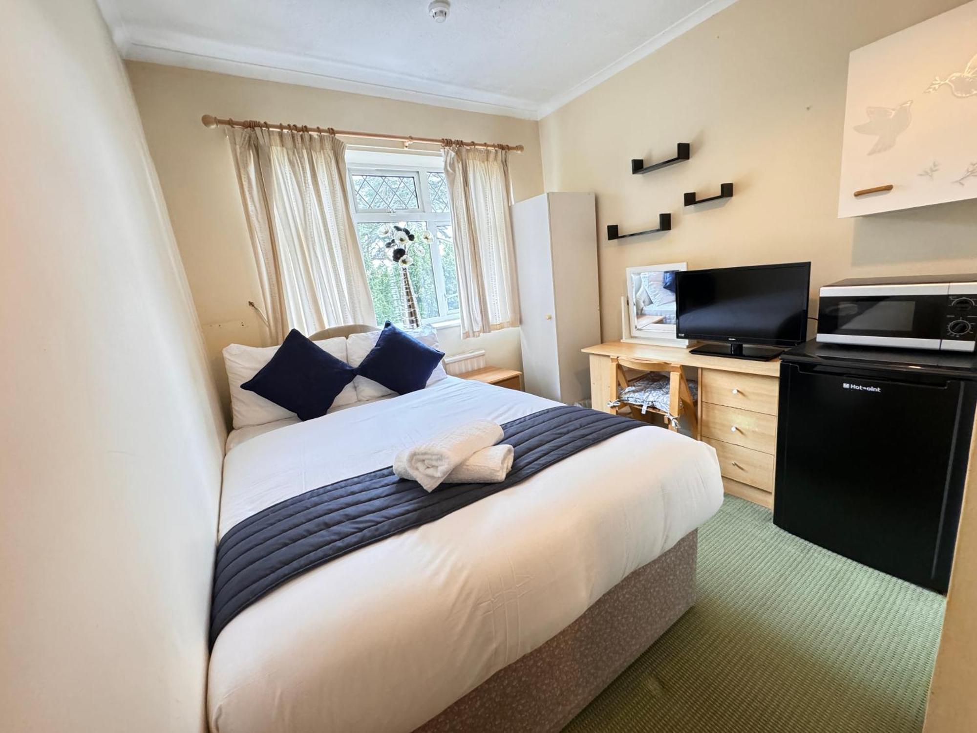High Trees Guest House Gatwick Horley Dış mekan fotoğraf