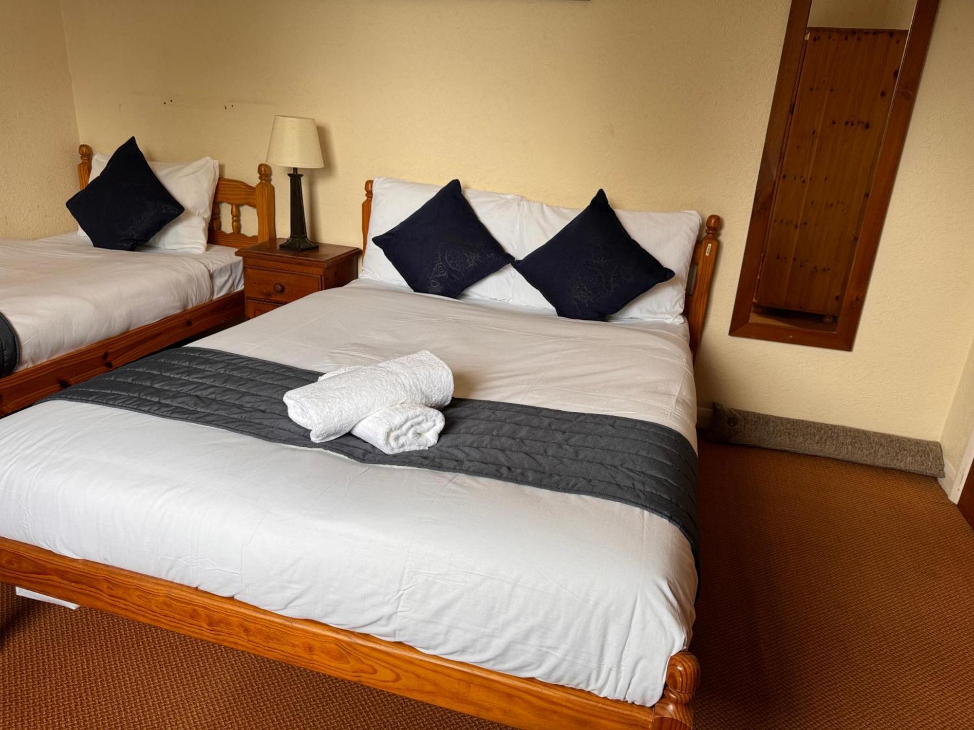 High Trees Guest House Gatwick Horley Dış mekan fotoğraf
