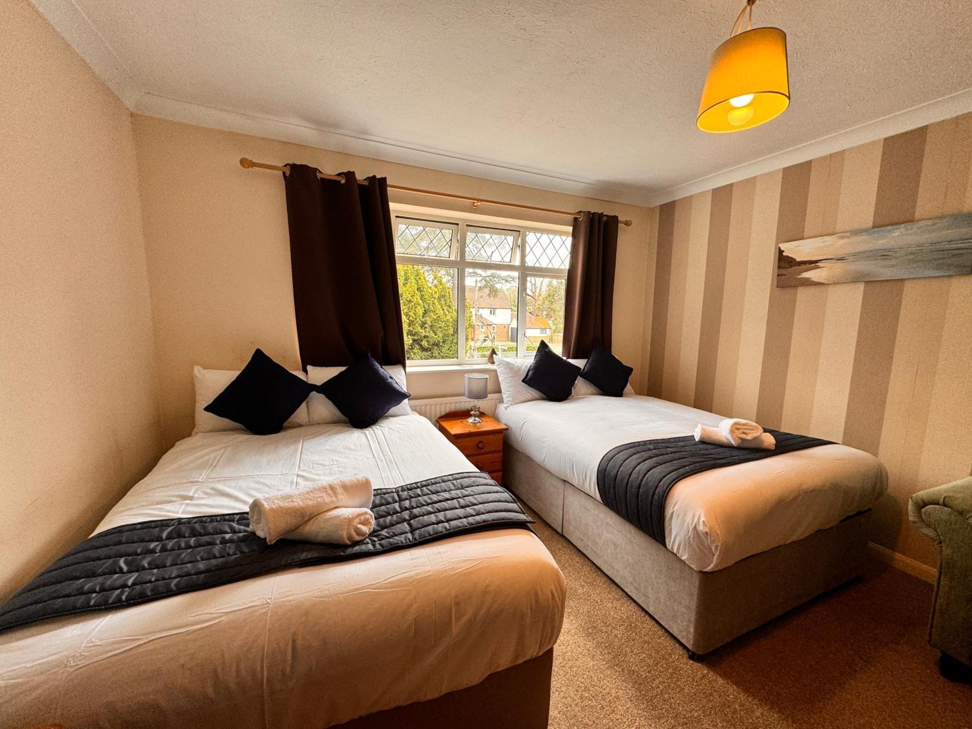 High Trees Guest House Gatwick Horley Dış mekan fotoğraf