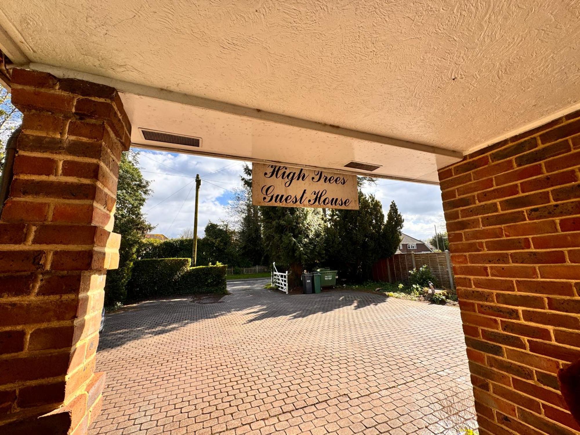 High Trees Guest House Gatwick Horley Dış mekan fotoğraf