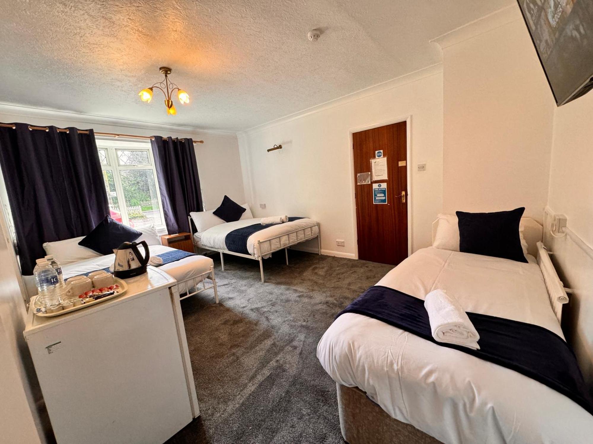 High Trees Guest House Gatwick Horley Dış mekan fotoğraf