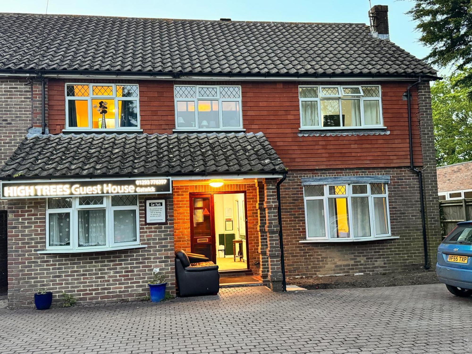 High Trees Guest House Gatwick Horley Dış mekan fotoğraf