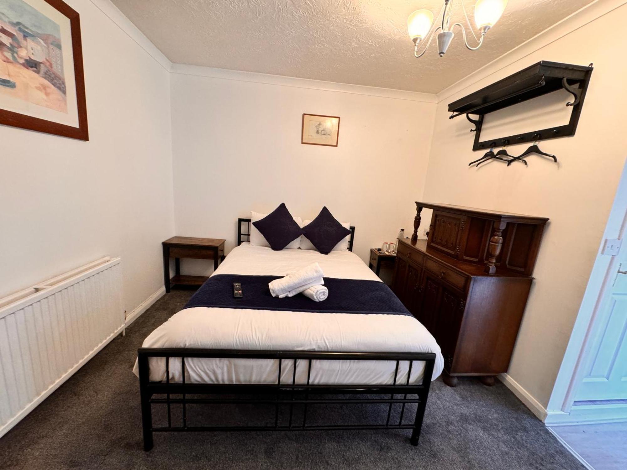 High Trees Guest House Gatwick Horley Dış mekan fotoğraf