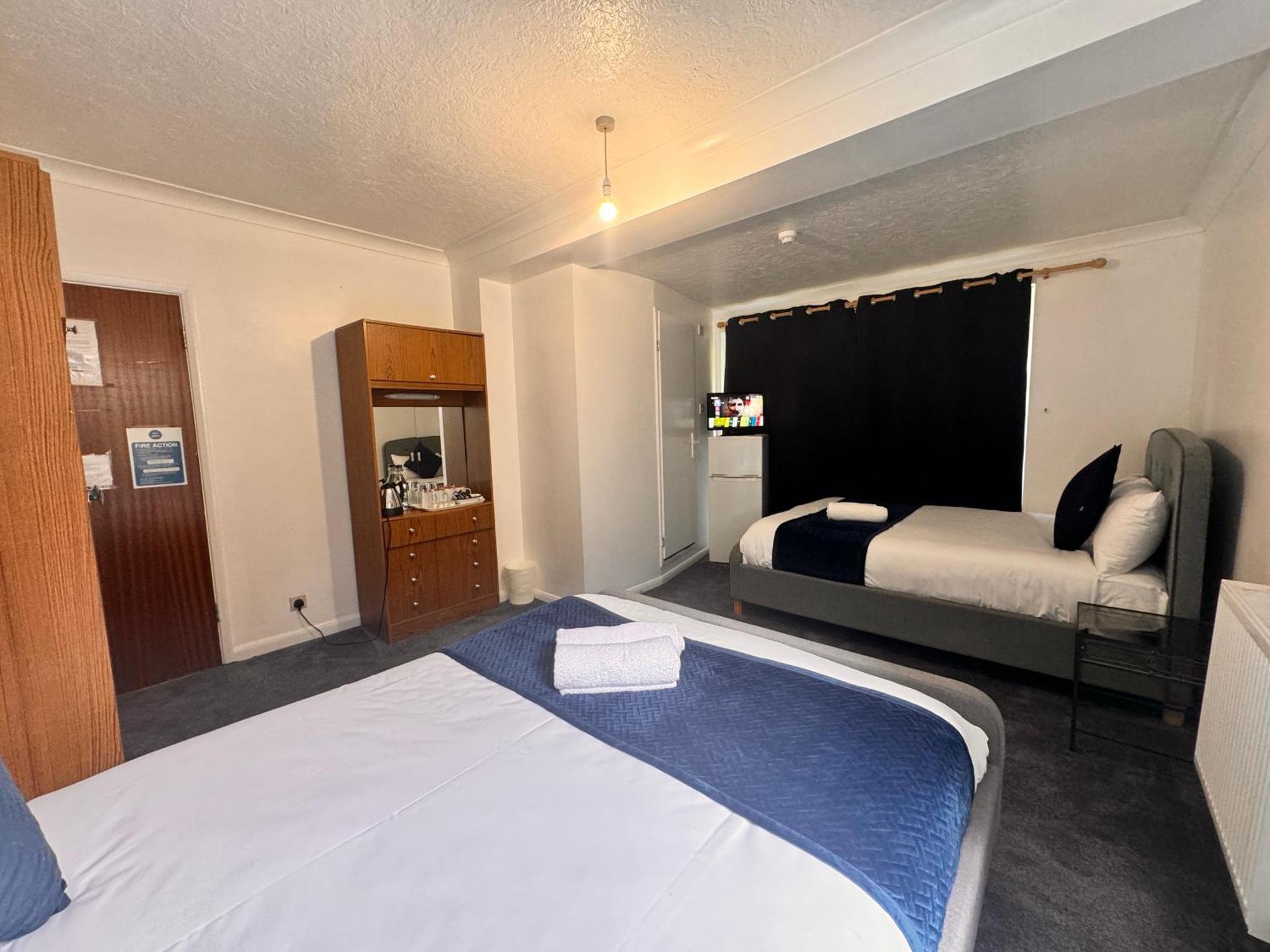 High Trees Guest House Gatwick Horley Dış mekan fotoğraf