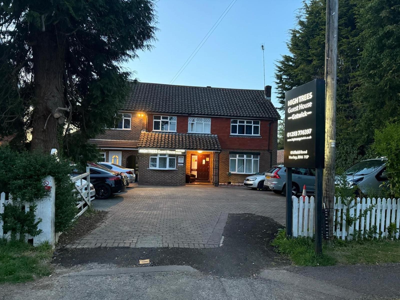 High Trees Guest House Gatwick Horley Dış mekan fotoğraf