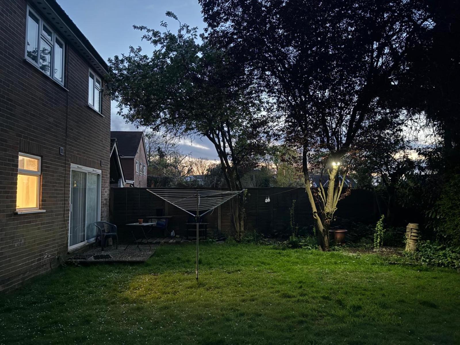 High Trees Guest House Gatwick Horley Dış mekan fotoğraf